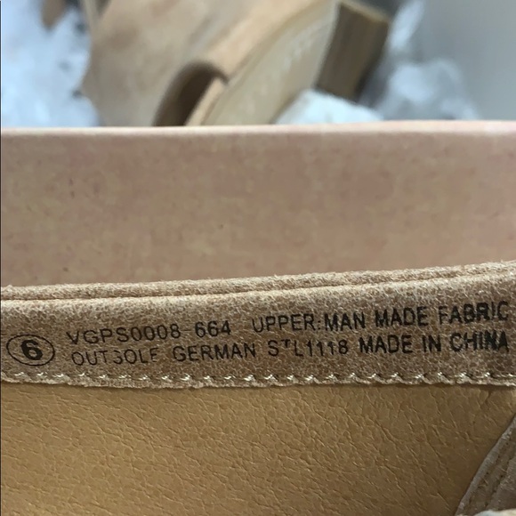 Very G Womens Swoop Peep Toe Classic Pumps - Picture 4 of 4